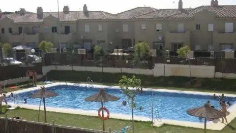 Uno de los pisos en alquiler en Jerez que durar&aacute; s&oacute;lo d&iacute;as en Idealista: 3 habitaciones, piscina y garaje