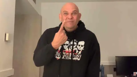 El Comandante Lara arrasa en YouTube con el mejor chiste para contar esta Navidad