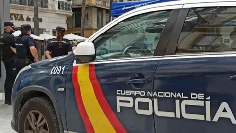 Cinco j&oacute;venes siembran el p&aacute;nico en pleno centro de M&aacute;laga: 7 heridos y numerosos destrozos