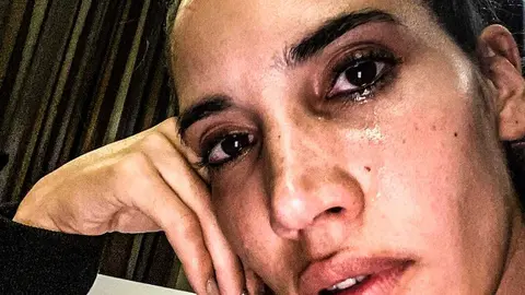 La cantante India Mart&iacute;nez rompe a llorar y carga contra Instagram