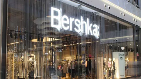 La prenda de ropa de Bershka que traslada a la sabana africana es un exitazo: holgada y salvaje