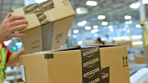 El patinete el&eacute;ctrico m&aacute;s exclusivo en Amazon es una pasada: carga hasta el m&oacute;vil