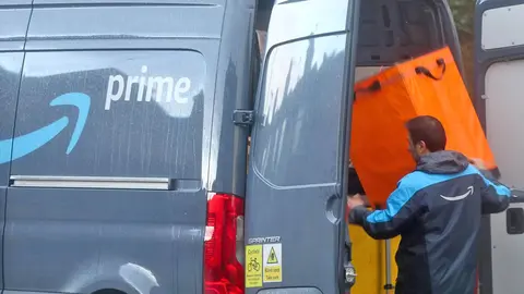 El sof&aacute; m&aacute;s vendido en Amazon es un producto industrial que ves tirado en cualquier almac&eacute;n