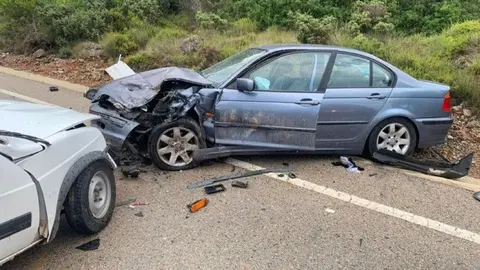 Cuatro heridos en un impactante choque entre dos coches en Villacarrillo