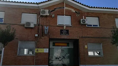 Vecinos de Barbate entran en el cuartel y agreden con violencia a varios guardias civiles