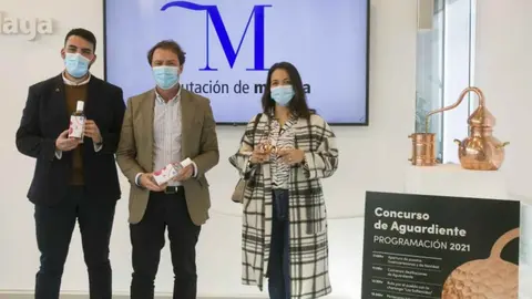 Acto de presentaci&oacute;n de la VIII edici&oacute;n de su Concurso de Aguardiente de Jubrique en la Diputaci&oacute;n de M&aacute;laga