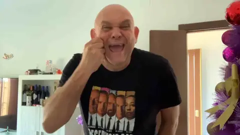 El Comandante Lara la l&iacute;a parda con el chiste del cachete morado