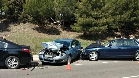 Un impactante choque m&uacute;ltiple entre varios coches deja varios heridos en Hornachuelos