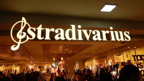 Stradivarius explota el mercado de la moda con su mitad chaqueta y mitad abrigo a precio low cost