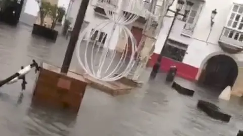 La lluvia inunda El Puerto de Santa Mar&iacute;a con m&aacute;s de 50 incidencias