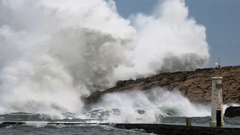 Alerta amarilla por intensos vientos y fuerte oleaje en Granada y Almer&iacute;a