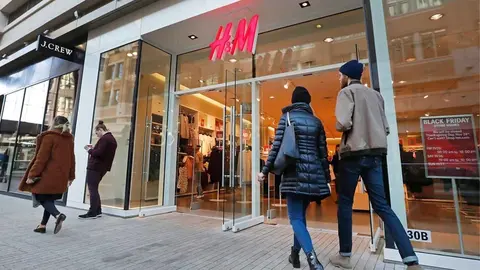 H&M arrasa con 3 abrigos de mujer que acaban con el fr&iacute;o y son ideales como regalo de Reyes Magos