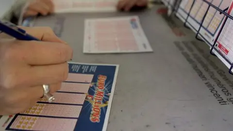 El sorteo del Euromillones deja un buen premio en Fuengirola