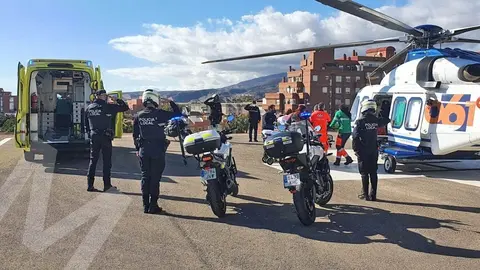 La Polic&iacute;a Local herida grave en Almer&iacute;a es trasladada al Hospital de Sevilla