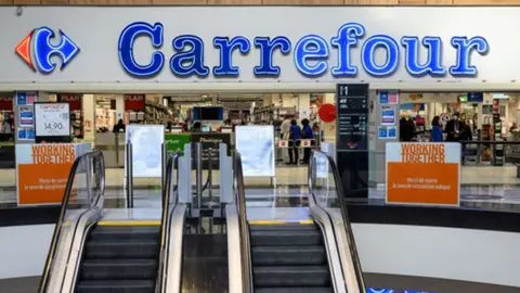 Carrefour compite con Decathlon con ropa deportiva de mujer rebajada: menos de 6 Euros
