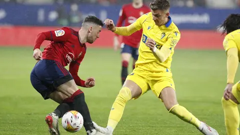 El C&aacute;diz CF realiz&oacute; un mal encuentro y sali&oacute; derrotado de su visita a El Sadar