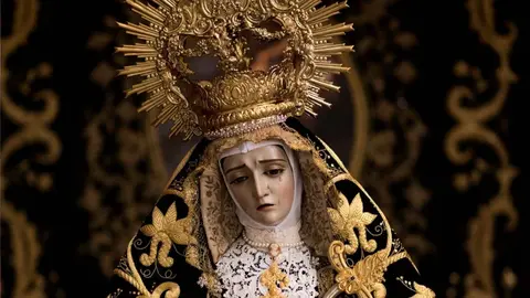 Roban la corona de oro de la Soledad de Mar&iacute;a Sant&iacute;sima de Sanl&uacute;car de Barrameda