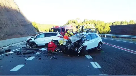 Dos muertos tras un choque frontal entre dos coches en Alcal&aacute; de Guadaira