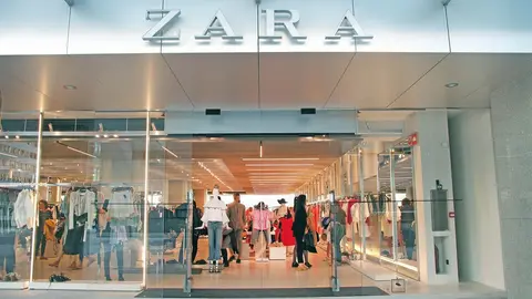 Zara te traslada a Jap&oacute;n con dos impresionantes abrigos en rebajas: Menos de 30 Euros