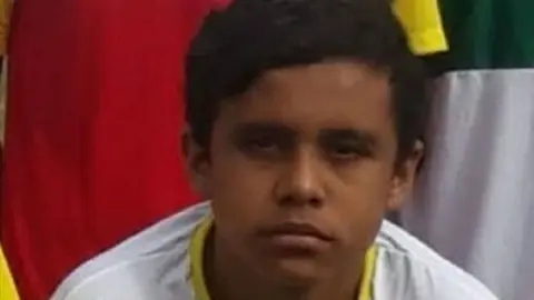 Muere un joven de 17 a&ntilde;os mientras jugaba al f&uacute;tbol delante de sus padres