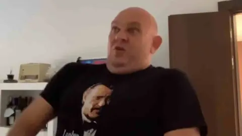 El Comandante Lara arrasa en YouTube con el chiste del cochino