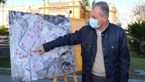 Jos&eacute; Luis Sanz presenta el proyecto 'Sevilla Aparca' con 32 microaparcamientos en la ciudad