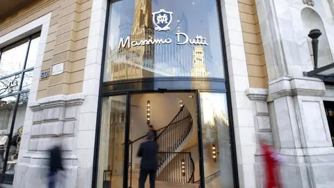 Estas 3 americanas de Massimo Dutti tipo ejecutiva en rebajas son una pasada para ir a trabajar
