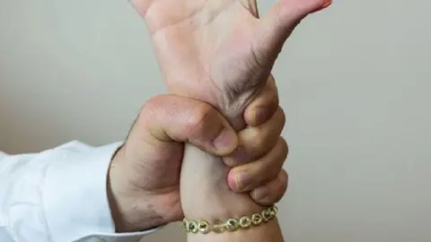 Acaba en el hospital de C&aacute;diz tras recibir una paliza de su pareja