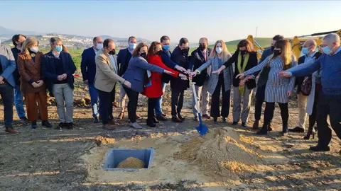 Juanma Moreno coloca la primera piedra de la planta de compostaje de Villamart&iacute;n | Jes&uacute;s Catal&aacute;n