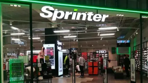 Sprinter se suma a la moda sneakers y derrota a El Corte Ingl&eacute;s con 6 fabulosas zapatillas: pies c&oacute;modos y modernos
