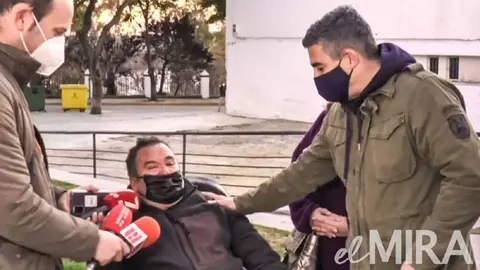 Interrumpen una rueda de prensa en Arcos y estallan contra el alcalde Isidoro Gamb&iacute;n