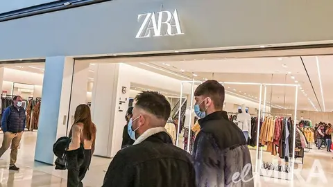 Zara vence a Massimo Dutti y rebasa los l&iacute;mites de la moda con 3 conjuntos de vestir que todas desean