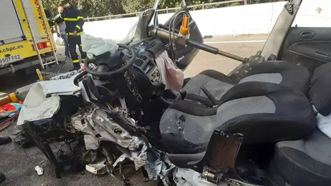 4 heridos tras el impactante choque de dos coches en Alcal&aacute; de Guada&iacute;ra