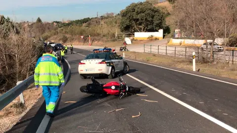 Muere un motorista de 18 a&ntilde;os en Gibrale&oacute;n en un impactante accidente de tr&aacute;fico