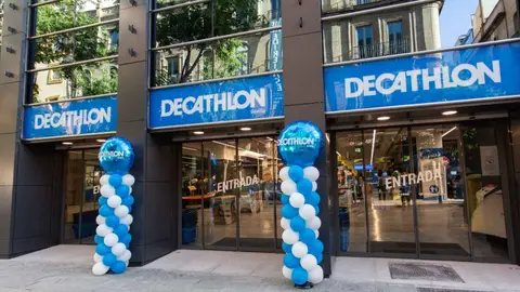 El chollo en liquidaci&oacute;n de Decathlon son estas mallas negras de Adidas que causan sensaci&oacute;n
