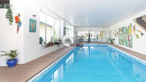 Un chalet en venta en Vistahermosa hace so&ntilde;ar con una piscina cubierta como en las pel&iacute;culas de Hollywood