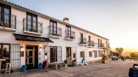 Los 5 mejores hoteles en Zahara de la Sierra para la escapada rural perfecta. Foto: Al Lago.