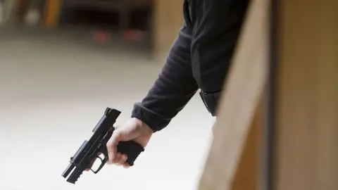 Roban en Fuente Carreteros a una familia en su casa a punta de pistola