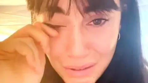 Aitana llora tras anunciar la cancelaci&oacute;n de un concierto
