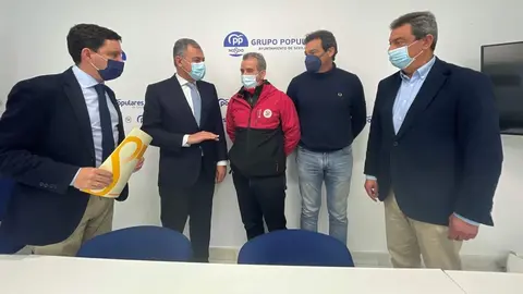 Jos&eacute; Luis Sanz durante el encuentro con el sindicato de Bomberos de Sevilla