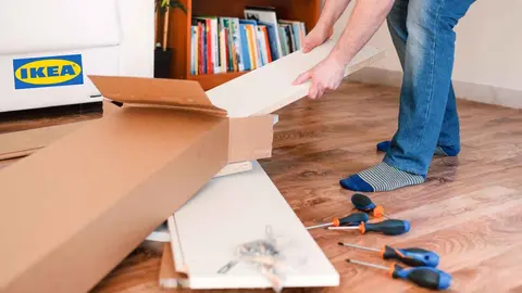 Montando muebles de Ikea