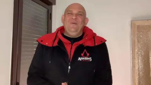 Top 3 mejores chistes del Comandante Lara en febrero