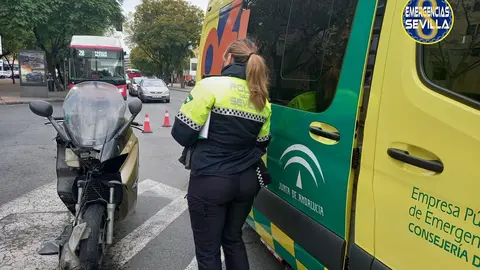 2 accidentes de moto dejan varios heridos en pleno centro de Sevilla