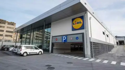 Esta es la mesa barata de Lidl que compite con Ikea en precio y versatilidad