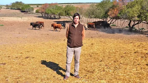 Juan Pedro Domecq con un grupo de toros