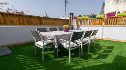 La casa en venta m&aacute;s exclusiva de Sevilla: impresionante terraza con vistas a la Giralda