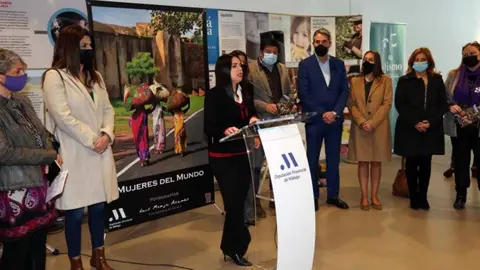 Acto de inauguraci&oacute;n de la exposici&oacute;n 'Mujeres del mundo' de la Diputaci&oacute;n de M&aacute;laga, con motivo del D&iacute;a Internacional de la Mujer