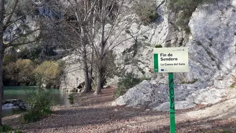 Una mujer cae en la Cueva del Gato de Almer&iacute;a a 4 metros de profundidad