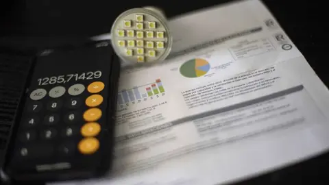 Factura y precio de la luz por hora en Espa&ntilde;a