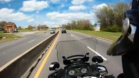 Persigue a un coche en Sevilla durante 14 kil&oacute;metros para pegarle al conductor